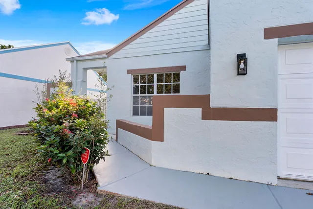 $460,000 | 1410 Southwest 85th Avenue, Pembroke Pines, FL 33025