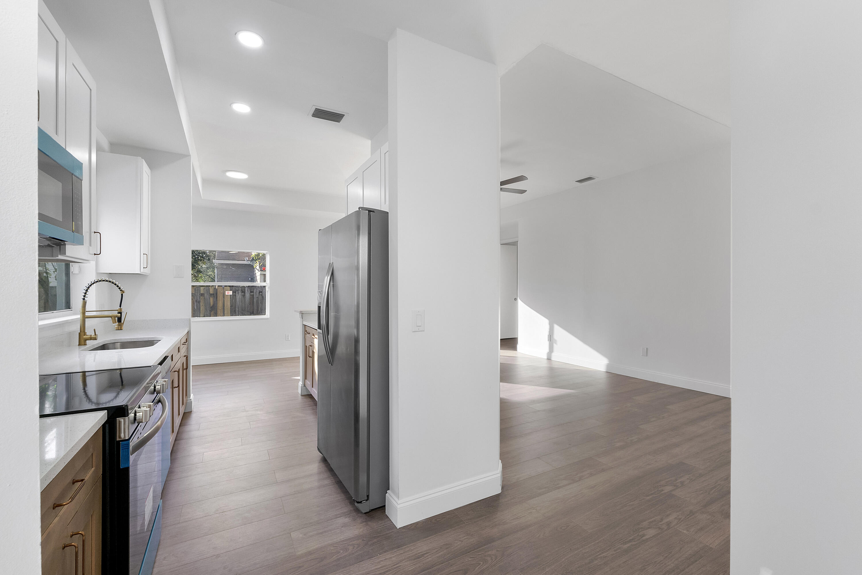 1410 Southwest 85th Avenue Pembroke Pines, FL 33025 - Photo 8 of 39 1410 Sw 85th Ave_001