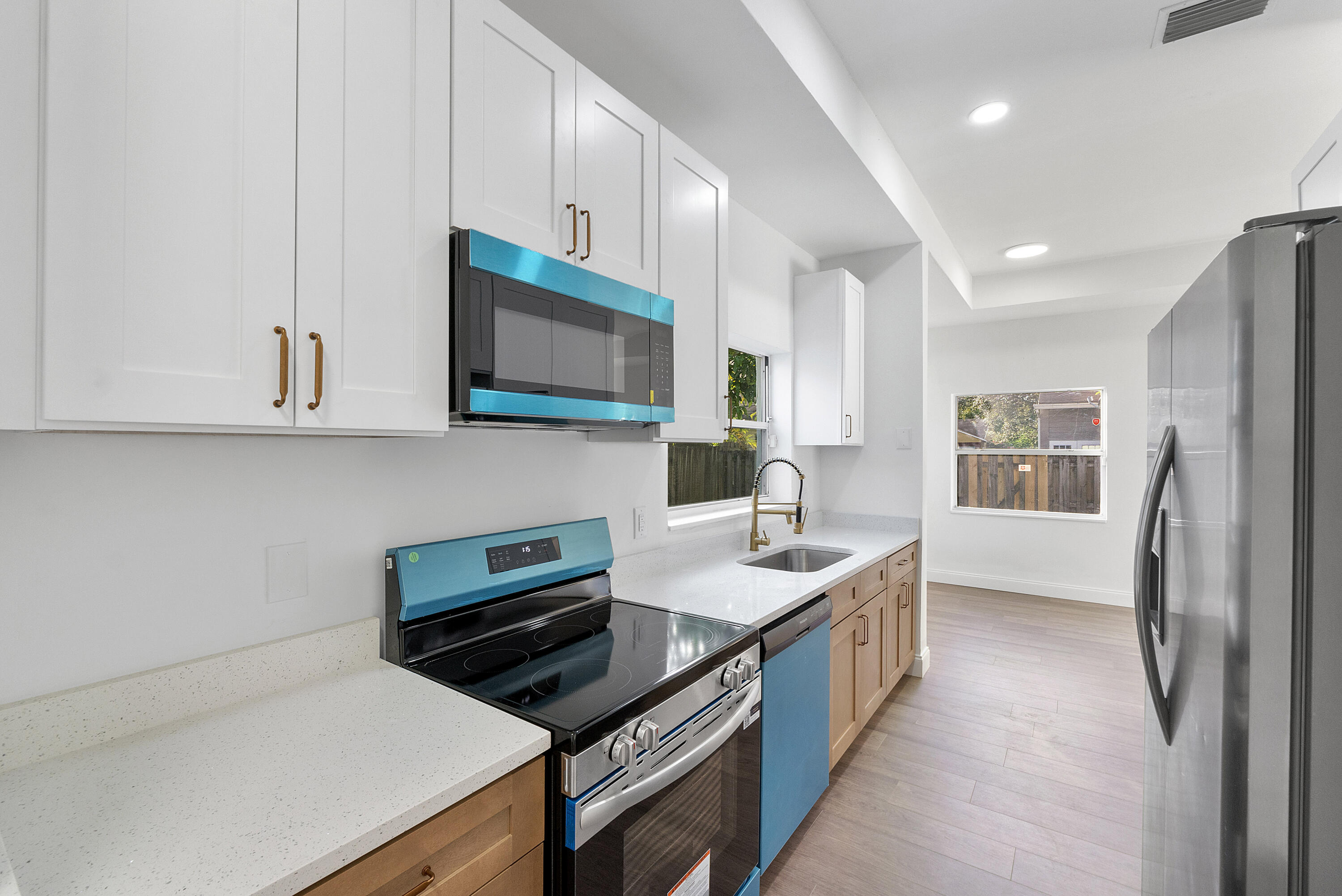 1410 Southwest 85th Avenue Pembroke Pines, FL 33025 - Photo 9 of 39 1410 Sw 85th Ave_002