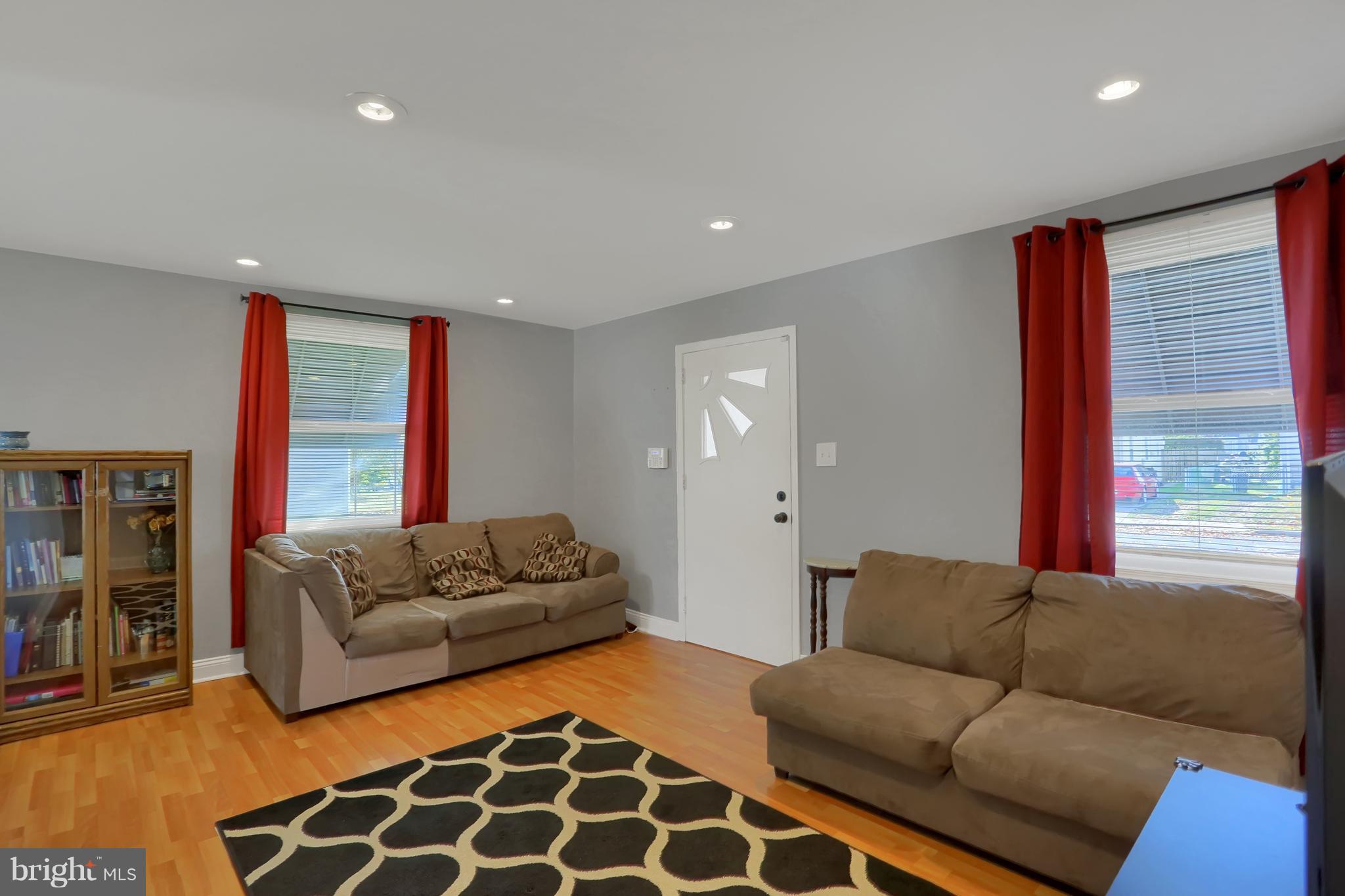 8224 Longpoint Road Baltimore, MD 21222 - Photo 13 of 38