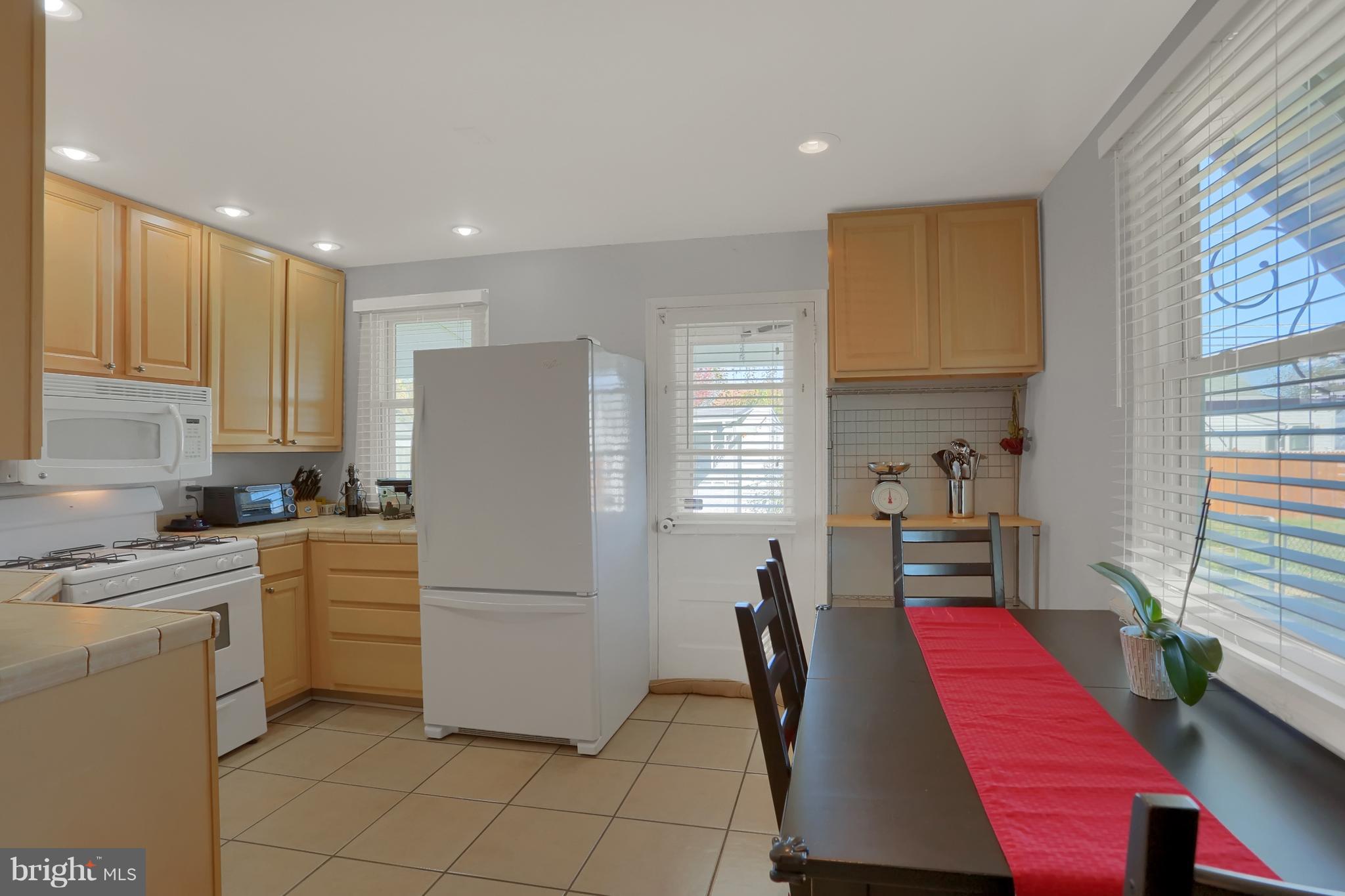 8224 Longpoint Road Baltimore, MD 21222 - Photo 19 of 38