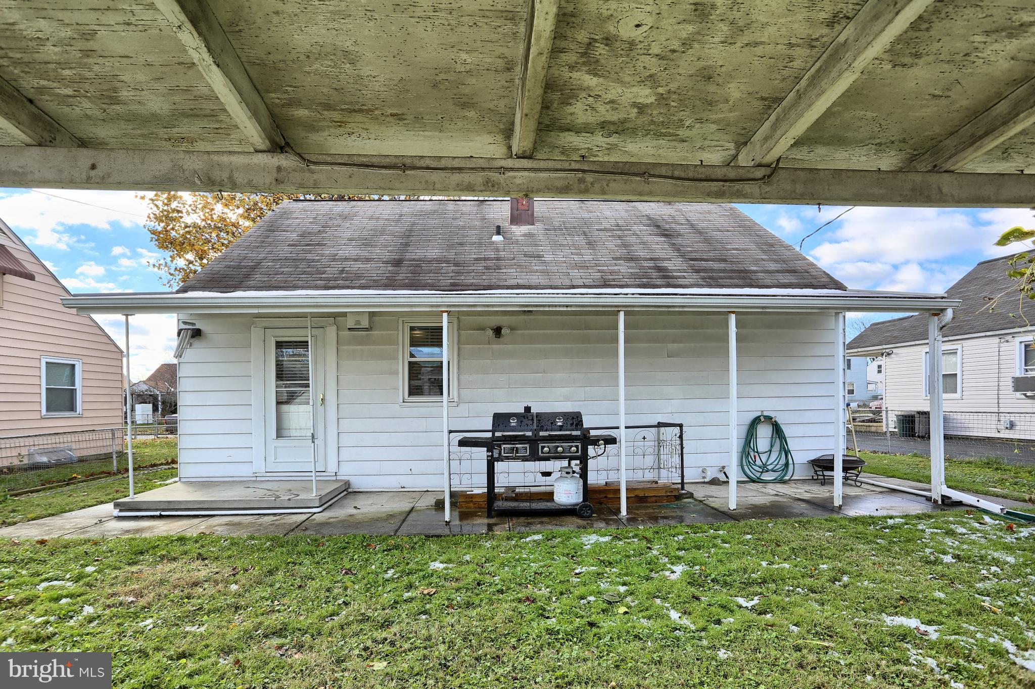 8224 Longpoint Road Baltimore, MD 21222 - Photo 6 of 38