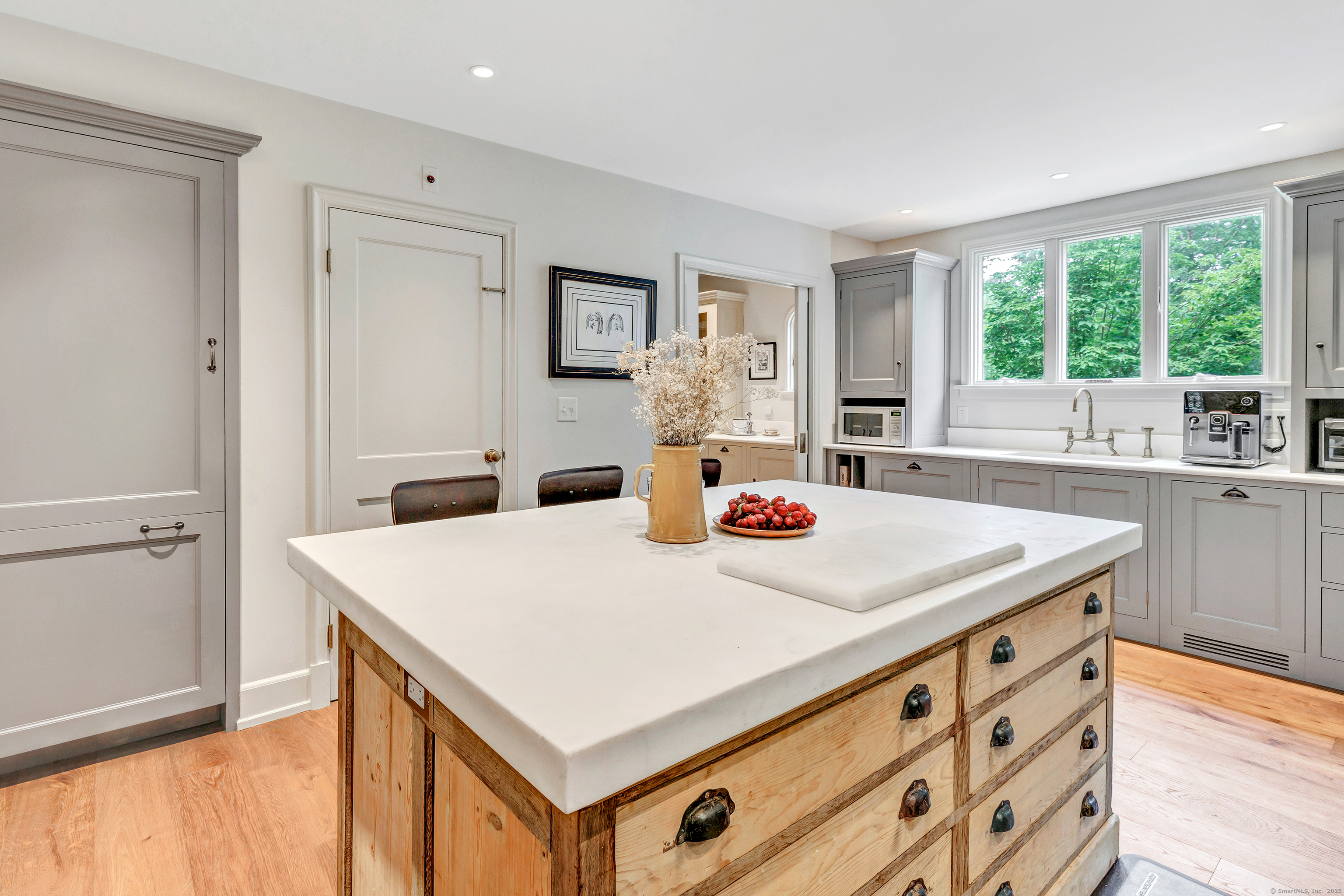 61 Clapboard Hill Road Westport, CT 06880 - Photo 14 of 40 Calcutta marble center island.