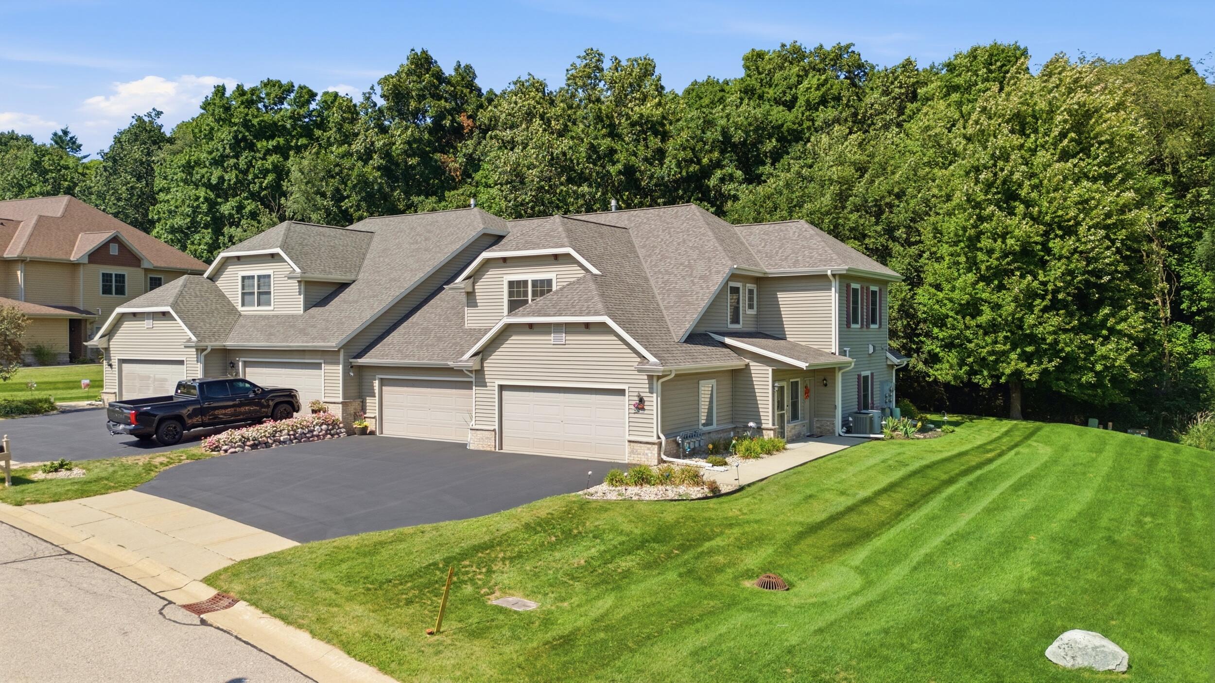 958 Autumn Ridge Lane Hartford, WI 53027 - Photo 25 of 31 View of building