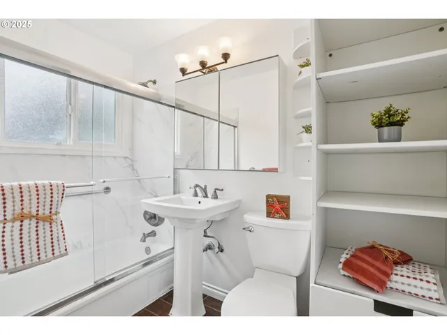 $439,900 | 8416 Northeast Wygant Street, Portland, OR 97220