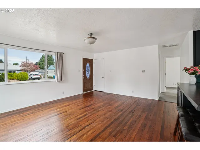 $439,900 | 8416 Northeast Wygant Street, Portland, OR 97220