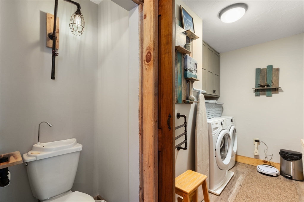 43 Ridge Way Sturbridge, MA 01566 - Photo 19 of 22 a bathroom with a toilet and a shower