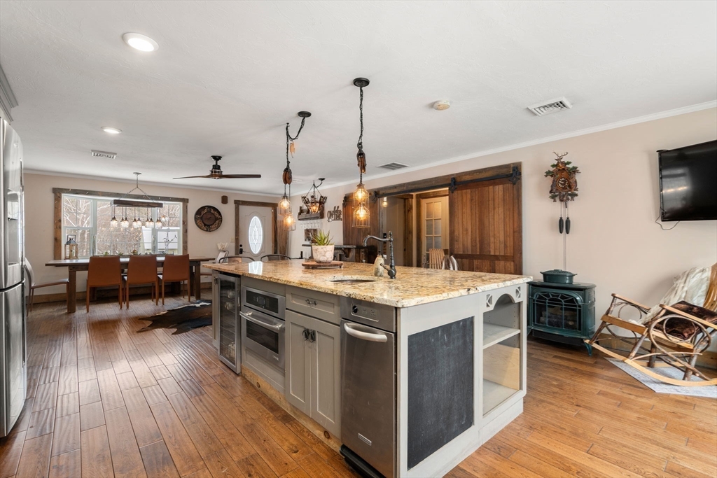 43 Ridge Way Sturbridge, MA 01566 - Photo 8 of 22