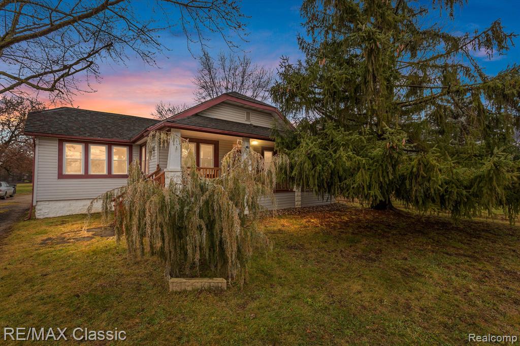 17373 Ridge Road Northville, MI 48168 - Photo 2 of 31