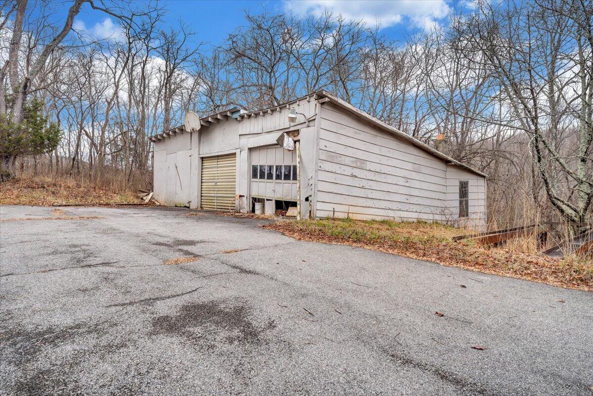 143 Willow Spring Road Troutville, VA 24175 - Photo 12 of 12 34-MIB09125