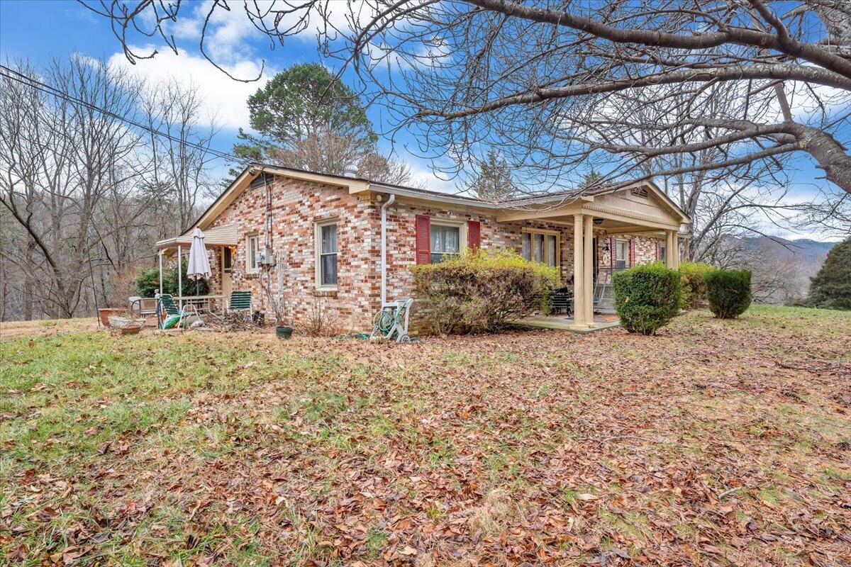 143 Willow Spring Road Troutville, VA 24175 - Photo 3 of 12 25-MIB09095