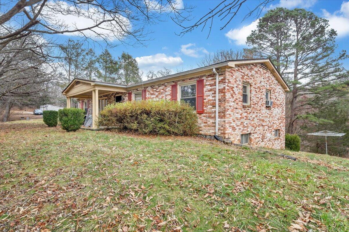 143 Willow Spring Road Troutville, VA 24175 - Photo 5 of 12 27-MIB09104