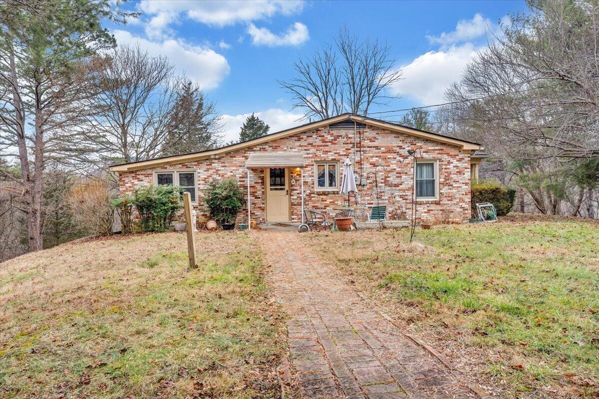 143 Willow Spring Road Troutville, VA 24175 - Photo 9 of 12 31-MIB09116