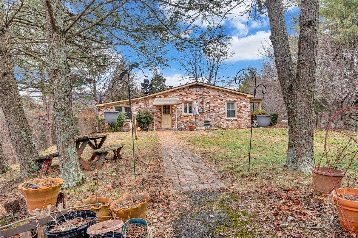143 Willow Spring Road Troutville, VA 24175 - Photo 10 of 12 32-MIB09119
