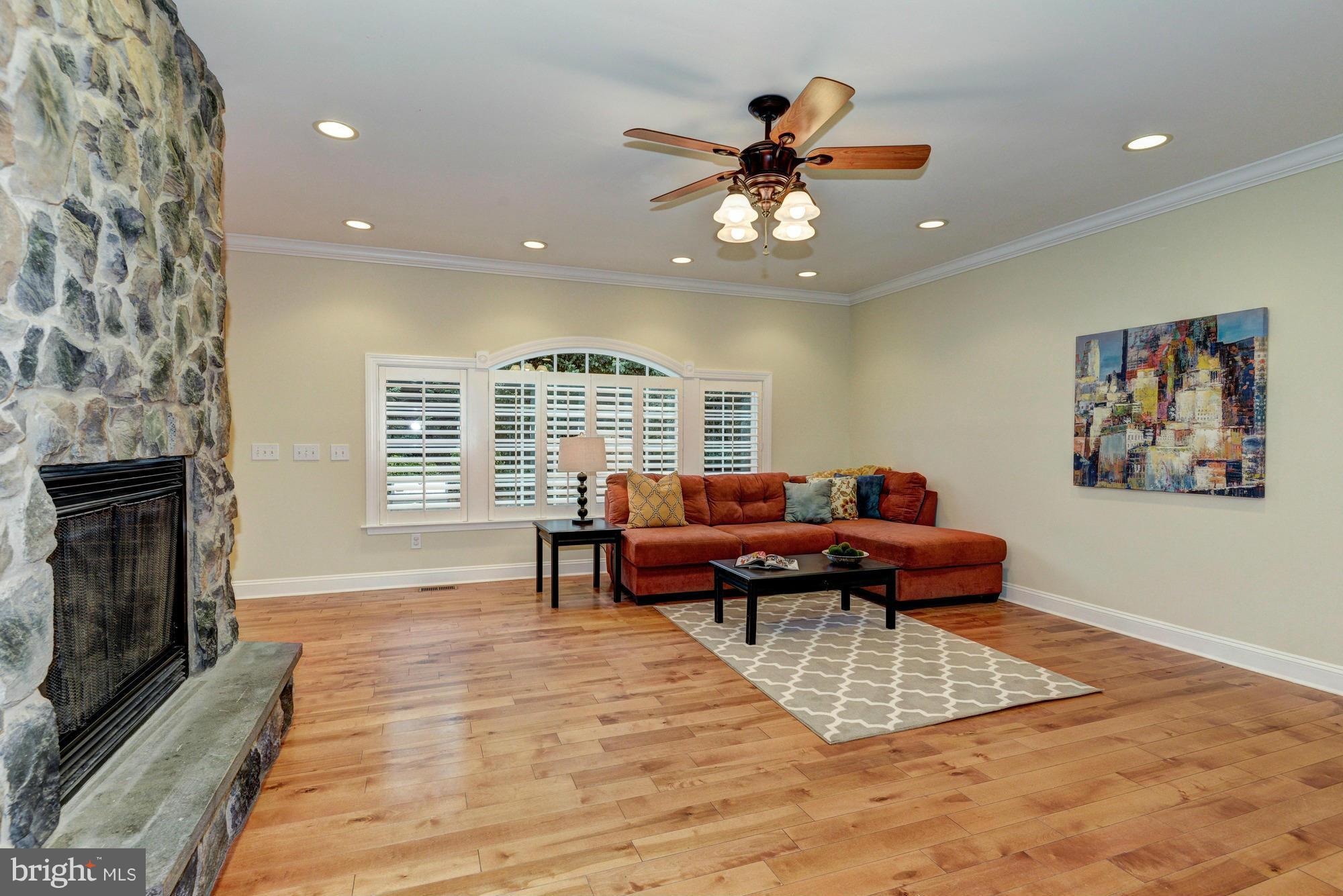 19135 Mateny Hill Road Germantown, MD 20874 - Photo 12 of 30 Family Room