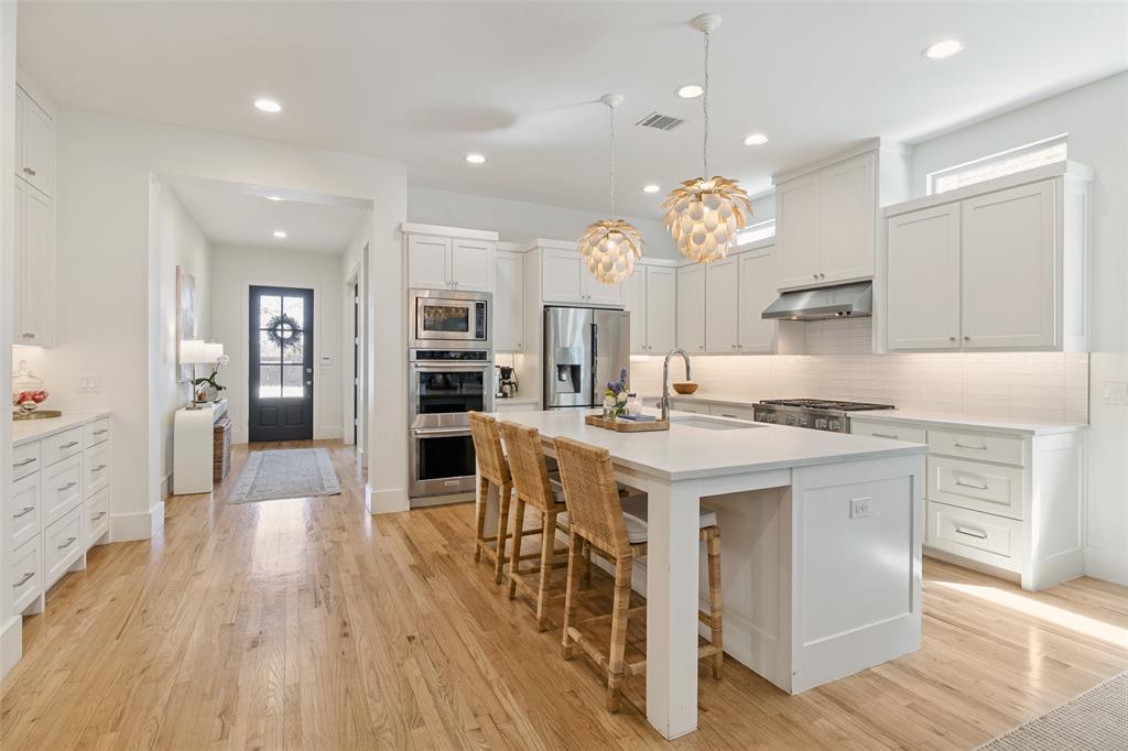 7533 Garonne Street Dallas, TX 75231 - Photo 5 of 32