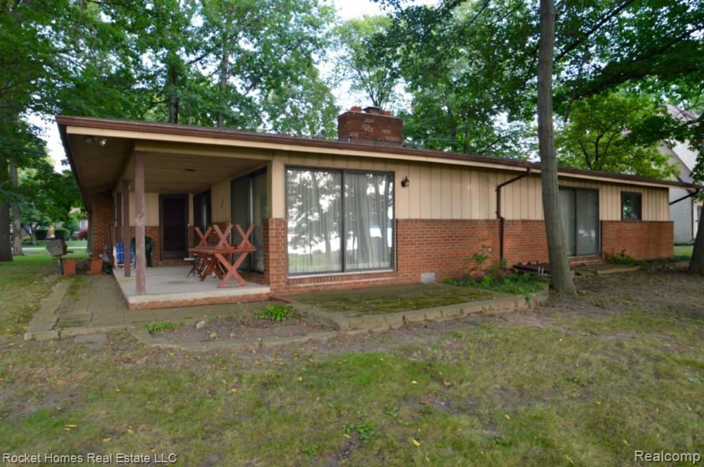 18440 Meridian Road Grosse Ile, MI 48138 - Photo 31 of 41 DSC_0112.jpg