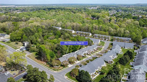 $300,000 | 1802 Robinwood Village Drive, Gastonia, NC 28054