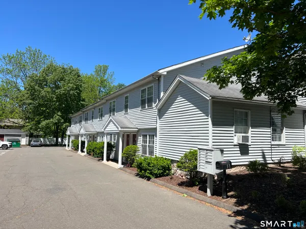 $1,200 | 57 Chapel Street, Unit 1A, Wallingford, CT 06492
