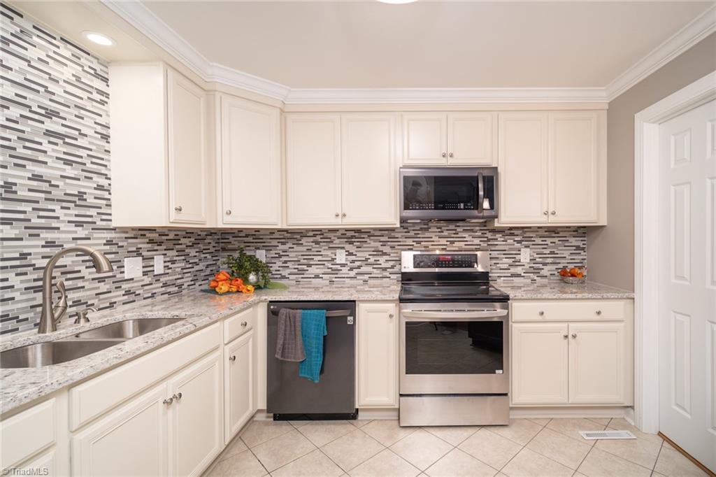 5501 Stonebridge Road Pleasant Garden, NC 27313 - Photo 10 of 30 Gallery Image 10