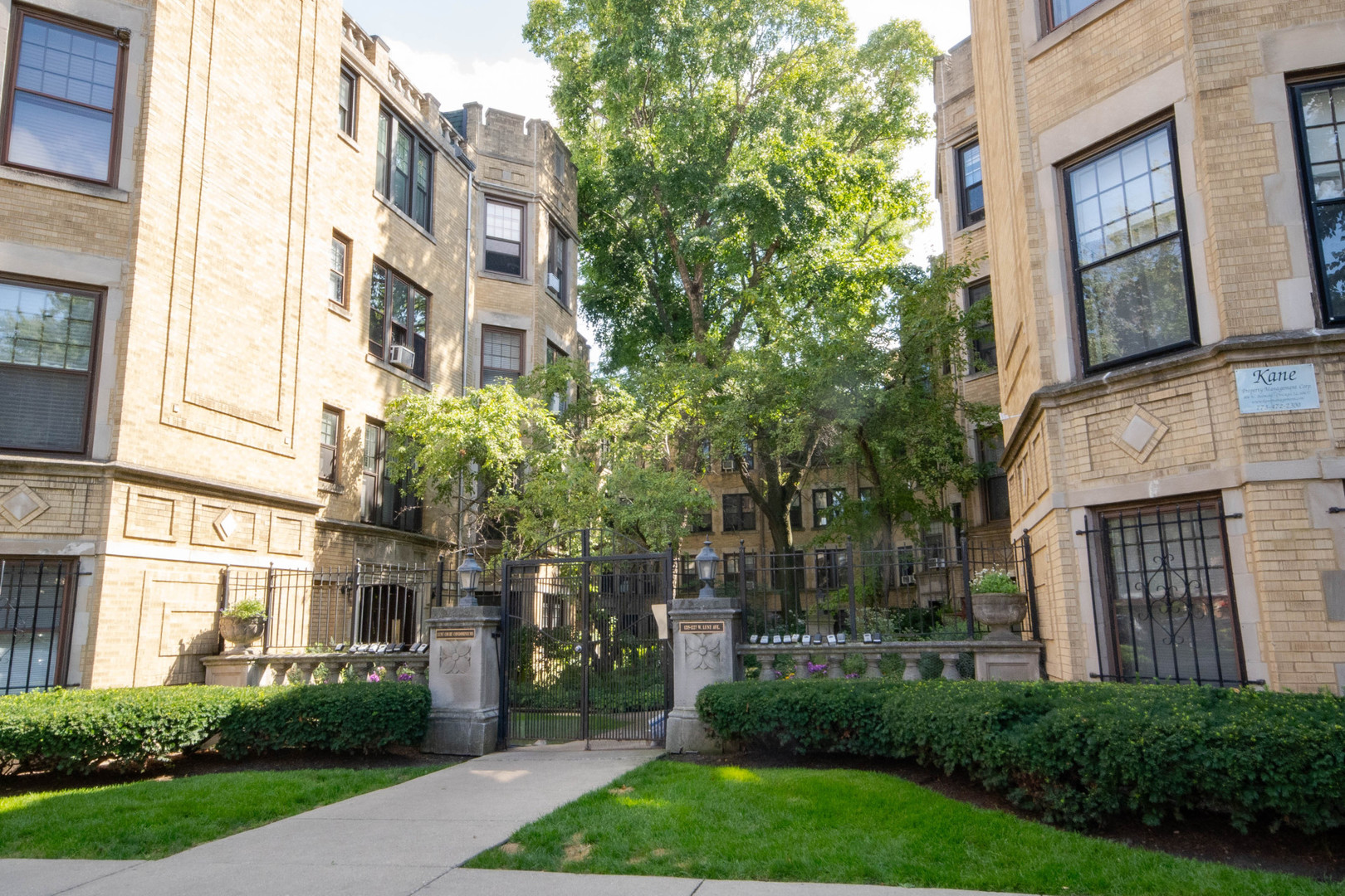 1225 West Lunt Avenue, Unit 2B Chicago, IL 60626 - Photo 1 of 10