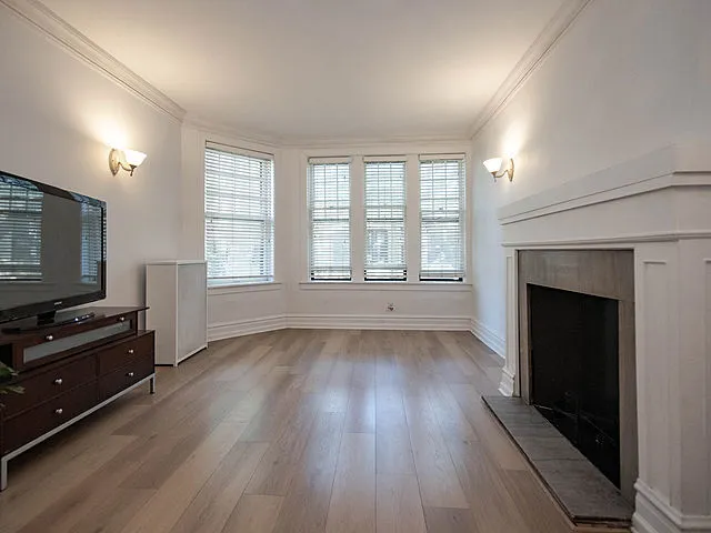 $170,000 | 1225 West Lunt Avenue, Unit 2B, Chicago, IL 60626