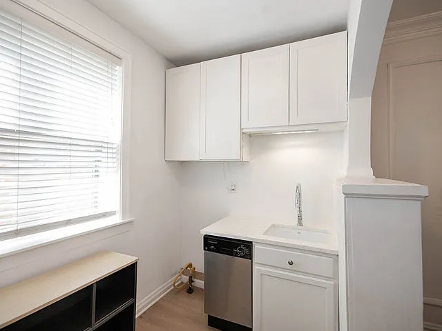 $170,000 | 1225 West Lunt Avenue, Unit 2B, Chicago, IL 60626