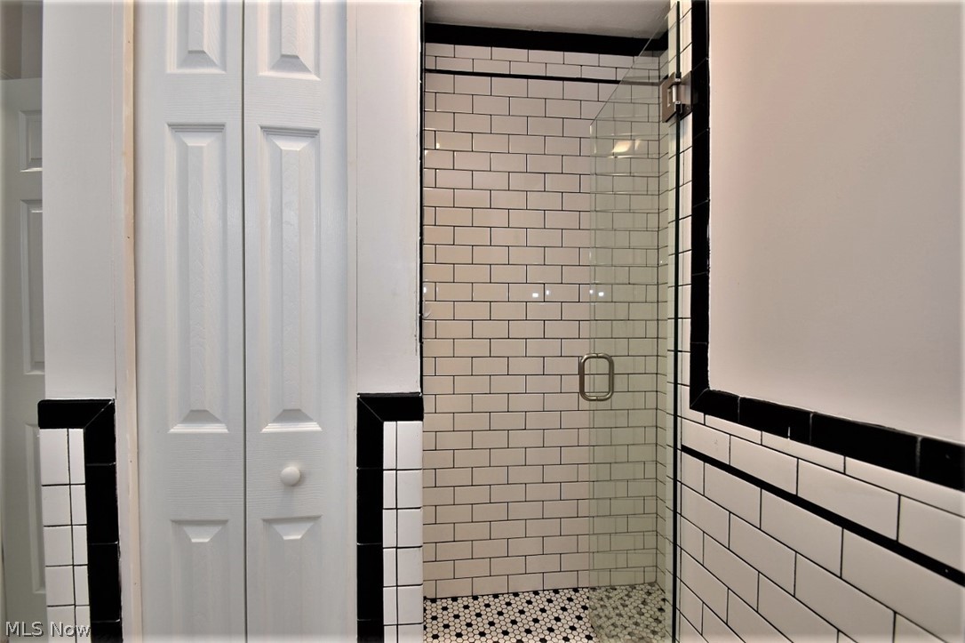 1765 Oakes Road Broadview Heights, OH 44147 - Photo 24 of 28 Second Floor Bath