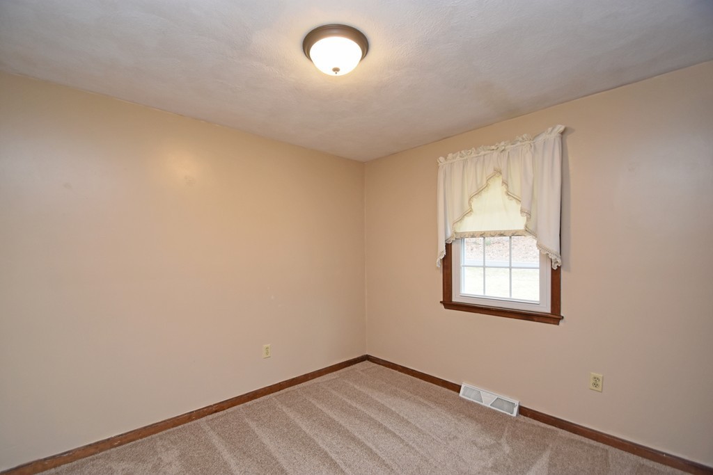 30 Northside Road Charlton, MA 01507 - Photo 11 of 20
