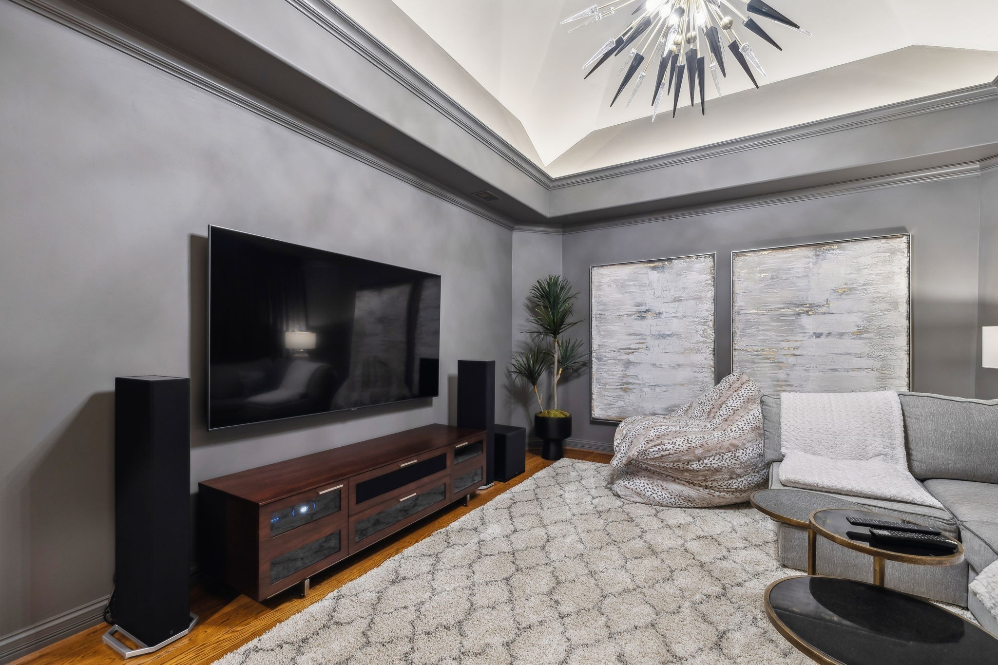 3235 Kinnard Springs Road Franklin, TN 37064 - Photo 84 of 99 a living room with furniture and a flat screen tv