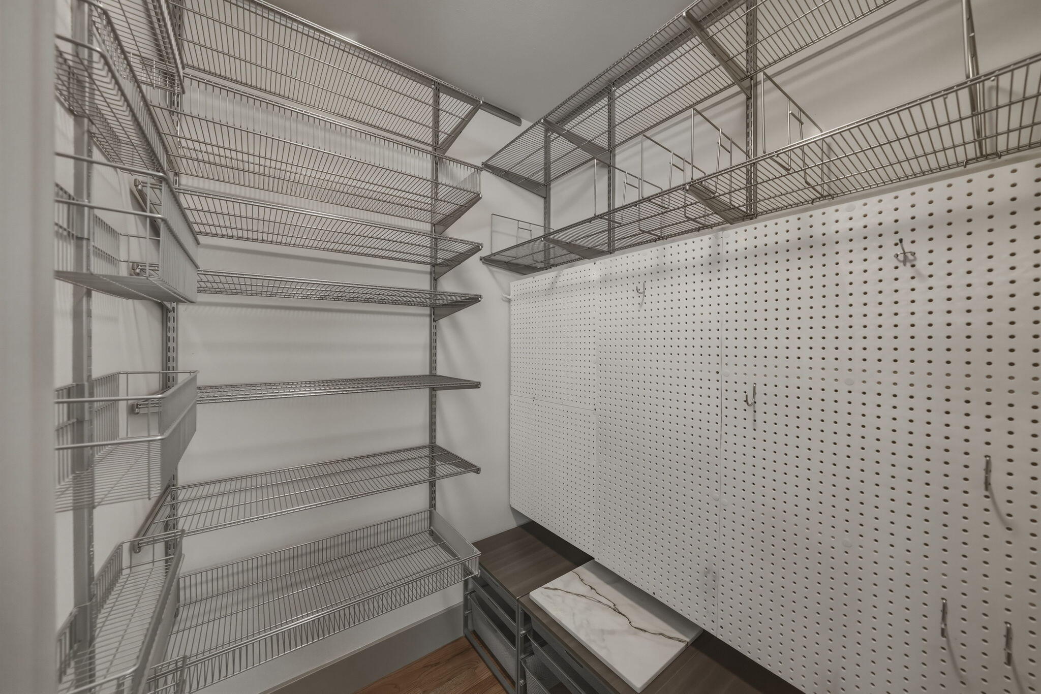 240 Northwest Skyliner Summit Loop Bend, OR 97703 - Photo 13 of 77 PANTRY