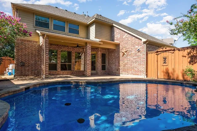 a view of a house with a tub