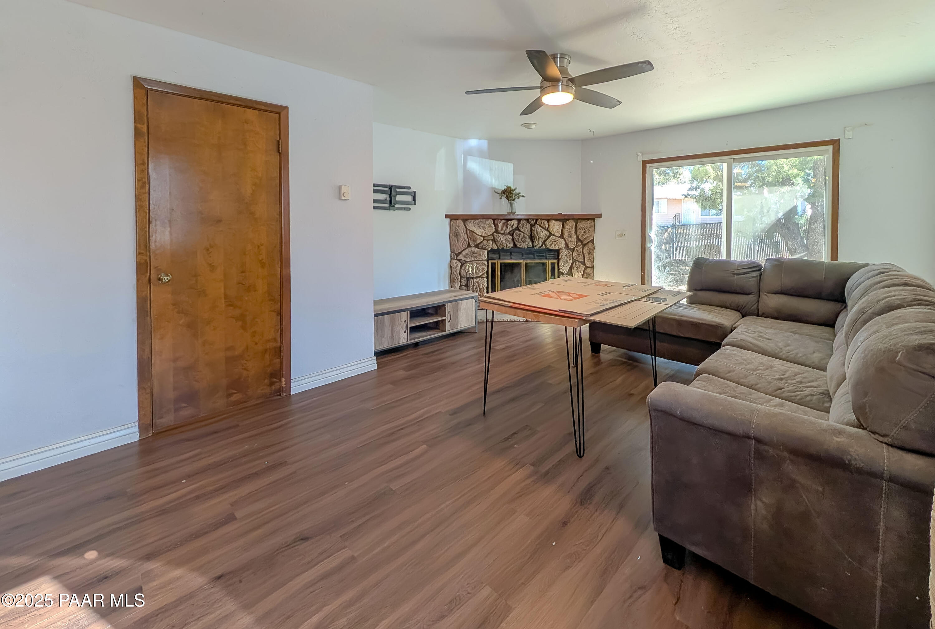 1230 Stetson Road, Unit 9 Prescott, AZ 86303 - Photo 4 of 24 Living Room