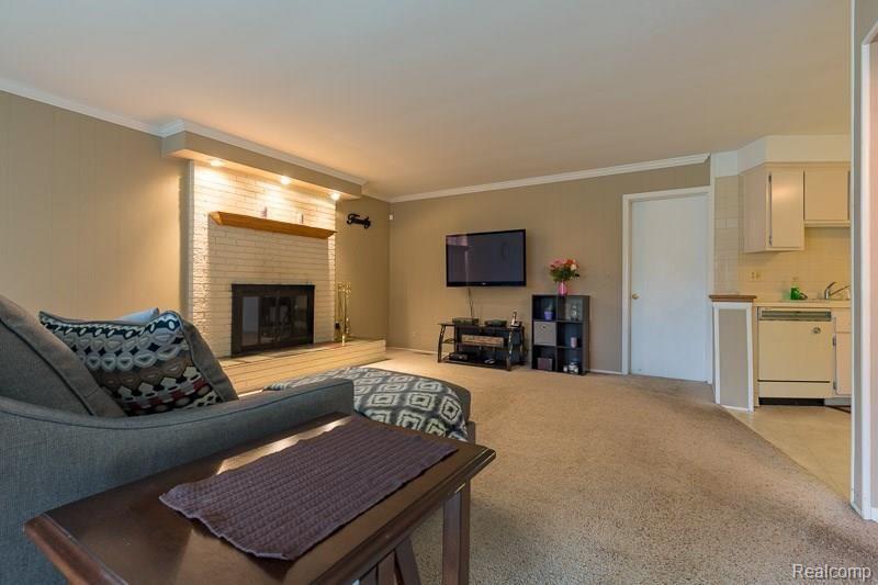10946 Chicago Road Warren, MI 48093 - Photo 10 of 19 109460 Chicago Rd-18.jpg