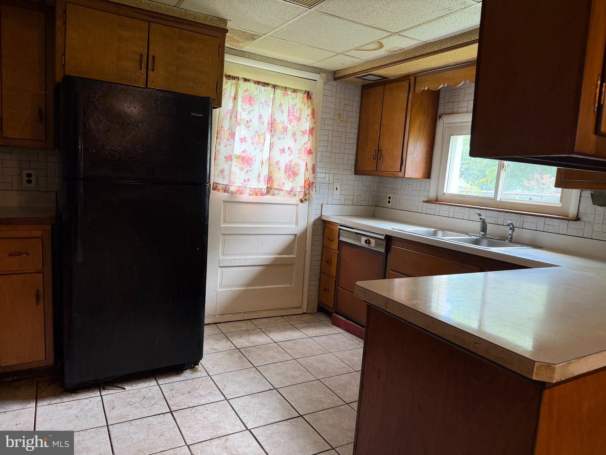 2023 Tred Avon Road Baltimore, MD 21221 - Photo 7 of 22
