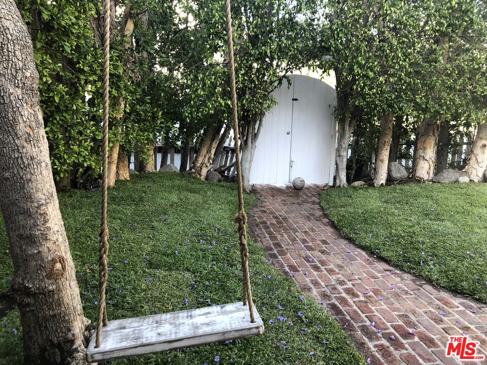 3419 Strongs Drive Marina del Rey, CA 90292 - Photo 4 of 26