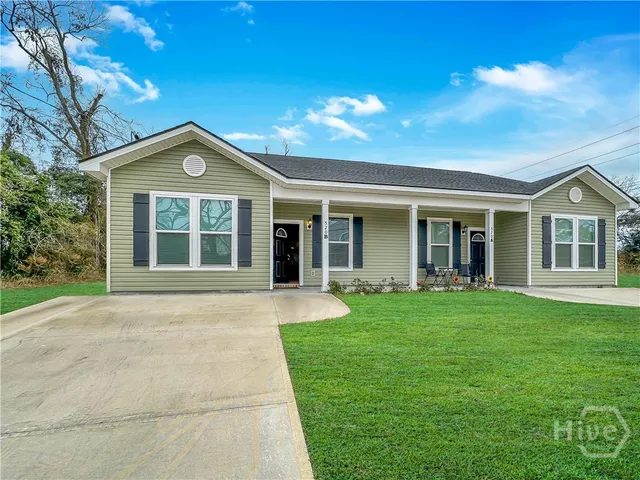 $2,100 | 520 Davis Avenue, Unit B, Garden City, GA 31408