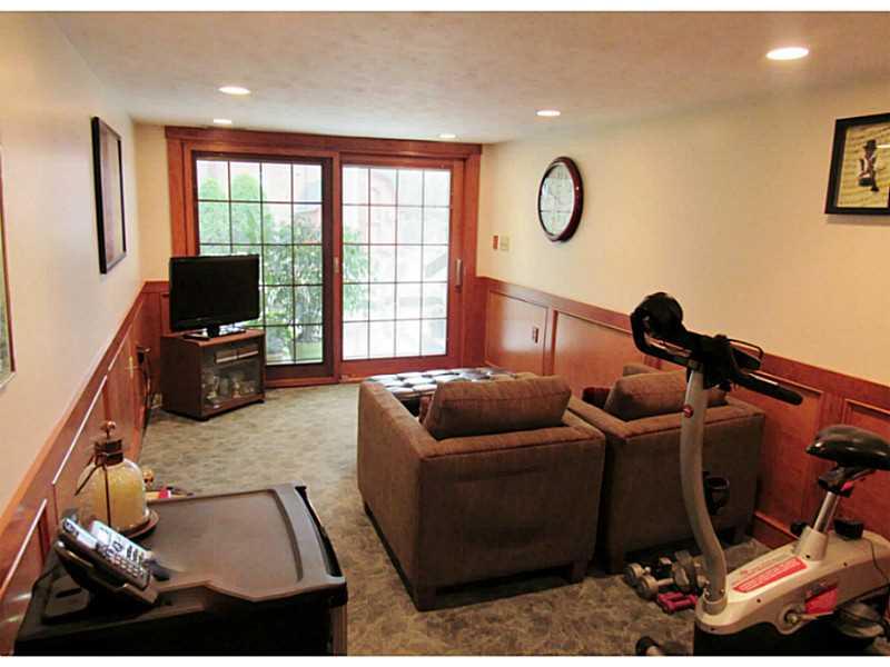 1039 McCoy Road McKees Rocks, PA 15136 - Photo 18 of 25 Great Room.
