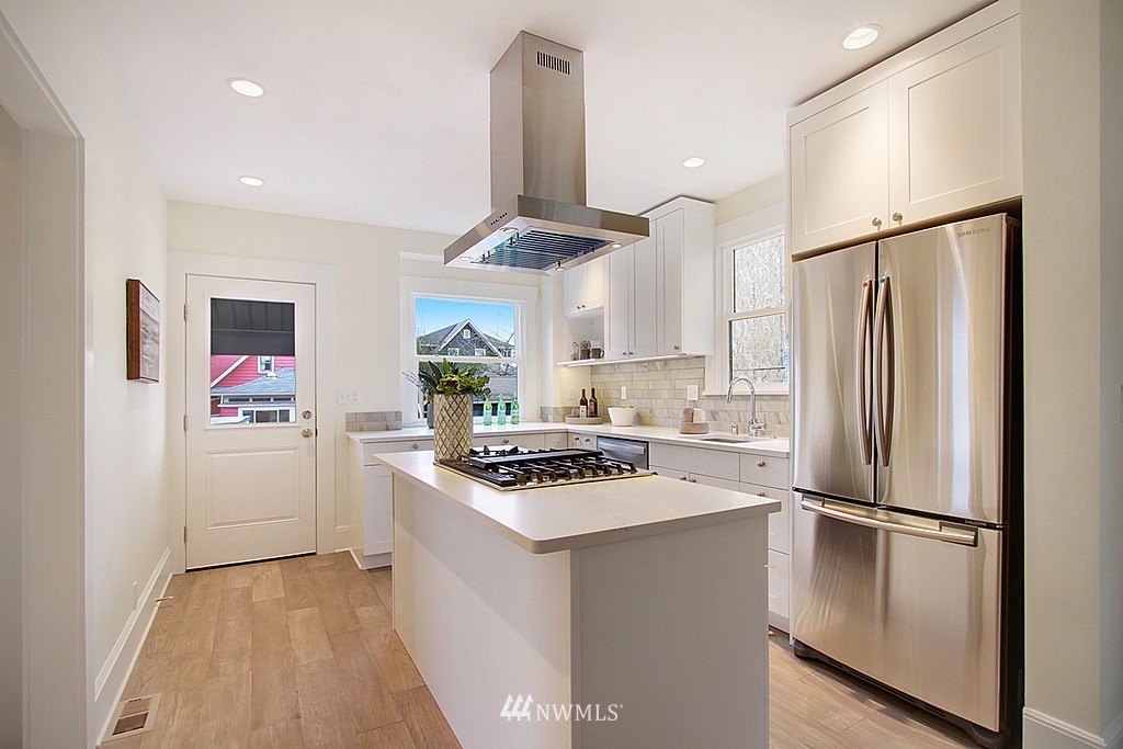 2148 North 63rd Street Seattle, WA 98103 - Photo 5 of 24 Gallery Image 5