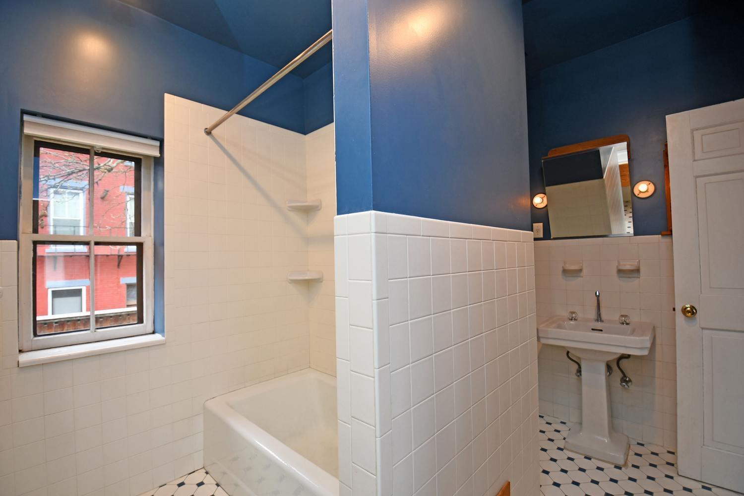 1306 Spring Street Cincinnati, OH 45202 - Photo 24 of 43