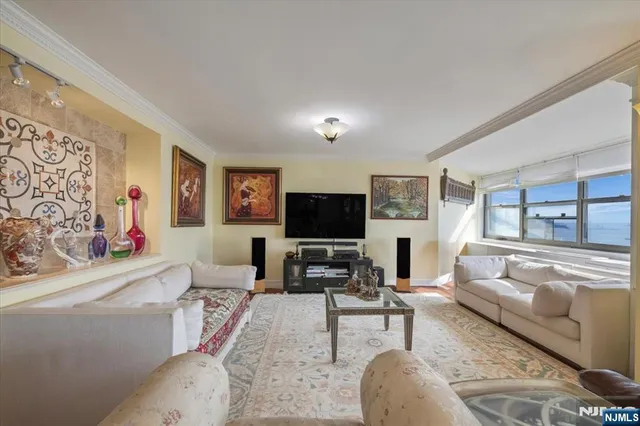 $479,000 | 7002 JFK Boulevard East, Unit 27F, Guttenberg, NJ 07093