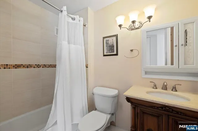 $479,000 | 7002 JFK Boulevard East, Unit 27F, Guttenberg, NJ 07093