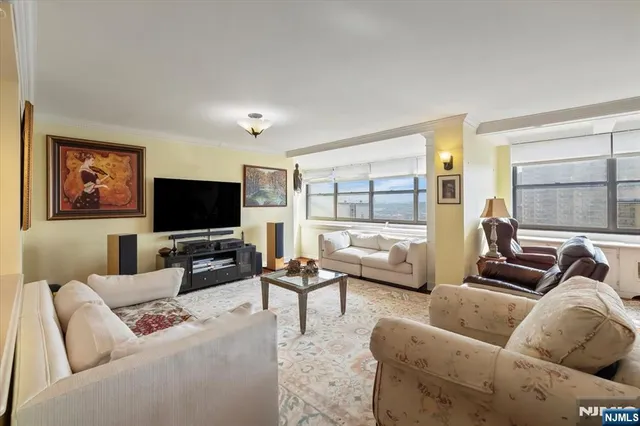 $479,000 | 7002 JFK Boulevard East, Unit 27F, Guttenberg, NJ 07093