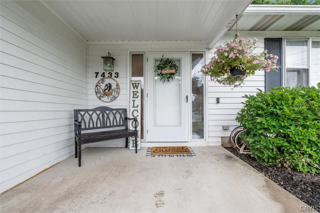 7433 Thunderbird Road Clay, NY 13088 - Photo 4 of 45 Gallery Image 4