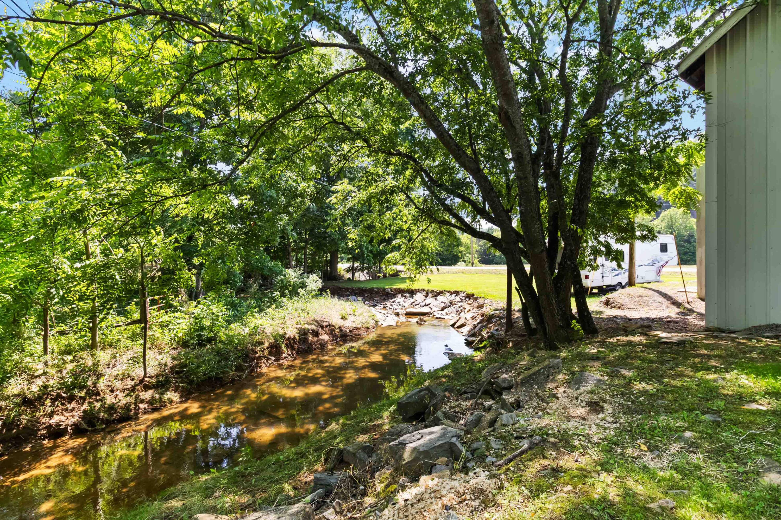 6002 Edmonton Road Columbia, KY 42728 - Photo 11 of 49 048