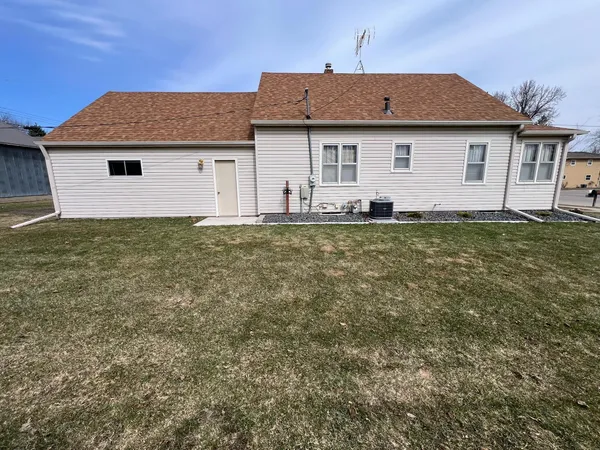 $250,000 | 401 Main Street South, Lonsdale, MN 55046