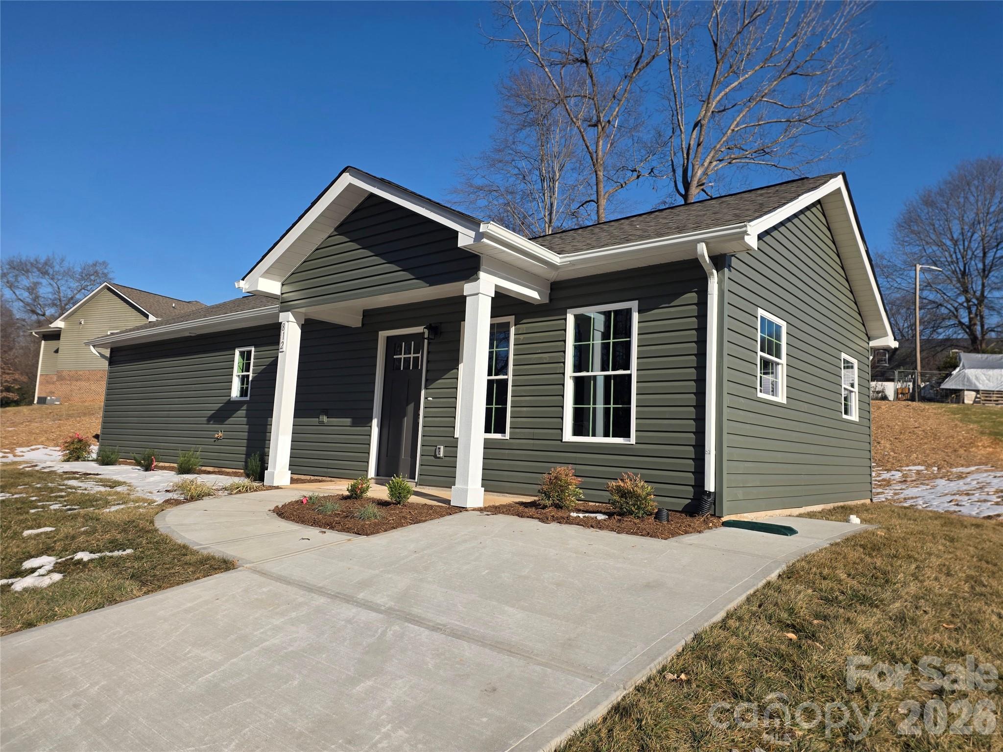 812 5th Avenue Southwest Hickory, NC 28602 - Photo 1 of 20