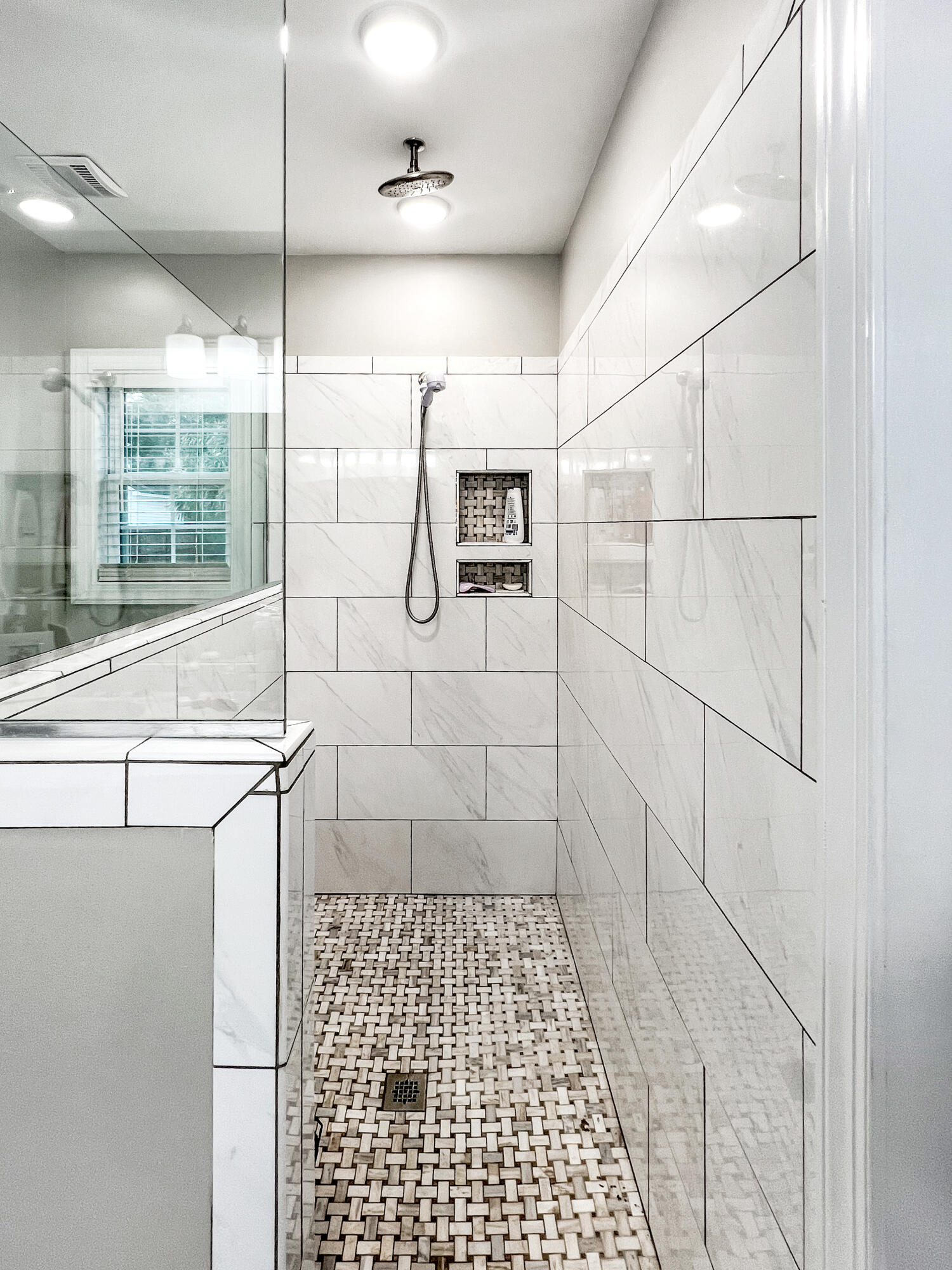 401 Sears Street St. George, SC 29477 - Photo 17 of 31 401masterbath2