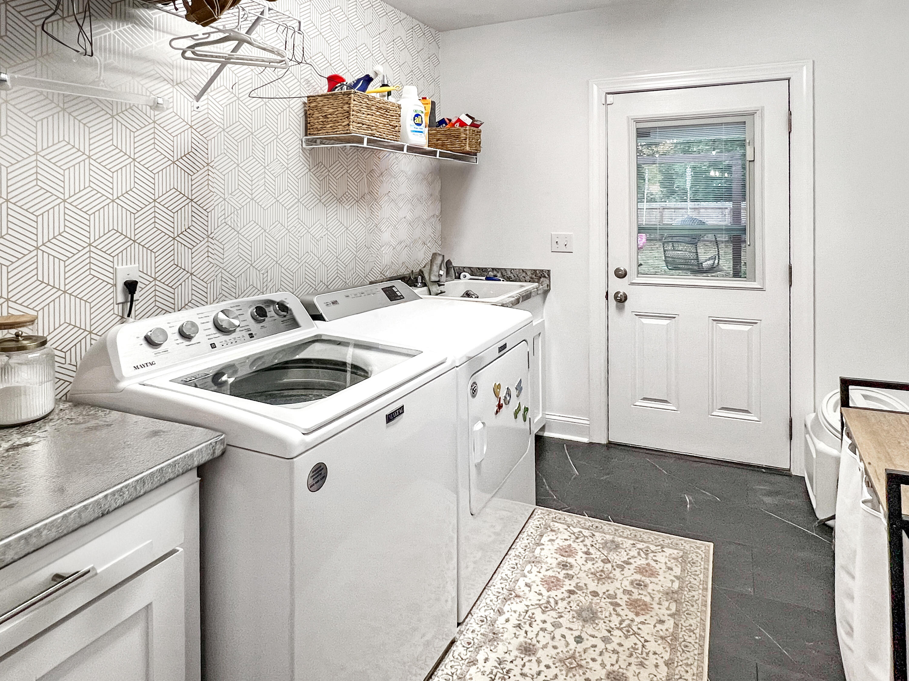 401 Sears Street St. George, SC 29477 - Photo 22 of 31 401laundry