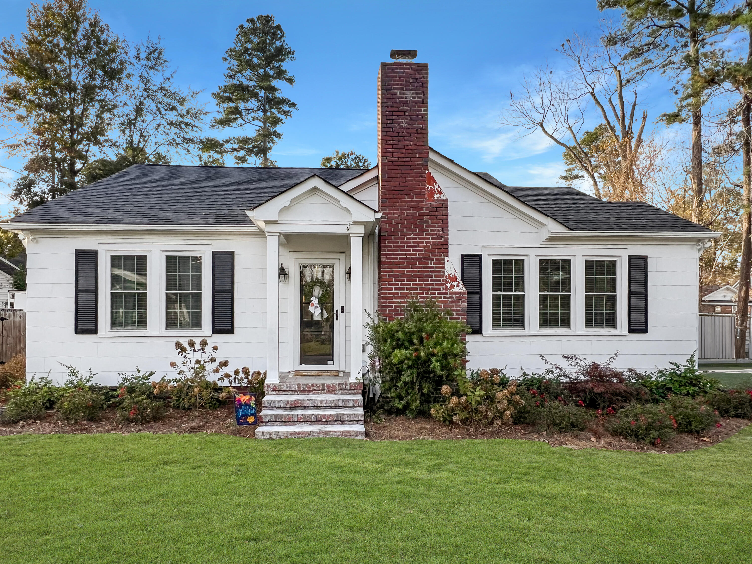 401 Sears Street St. George, SC 29477 - Photo 3 of 31 401front